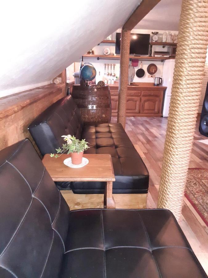Yacht Club Apartment Liepaja Bagian luar foto